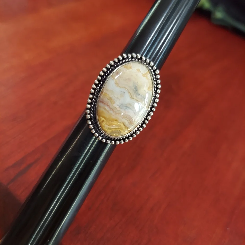 Handcrafted Mexican Crazy Lace Agate Oversized Oval Ring (7) - Picture 12 of 16
